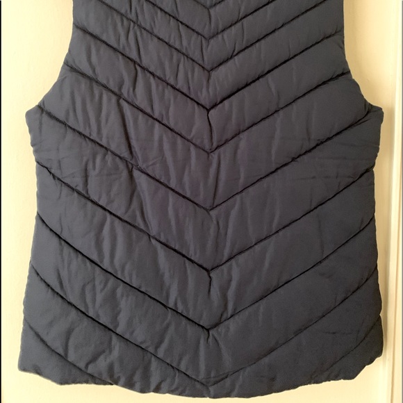 Gap Womens Puffer Vest Size S/ Navy Blue - Picture 3 of 4